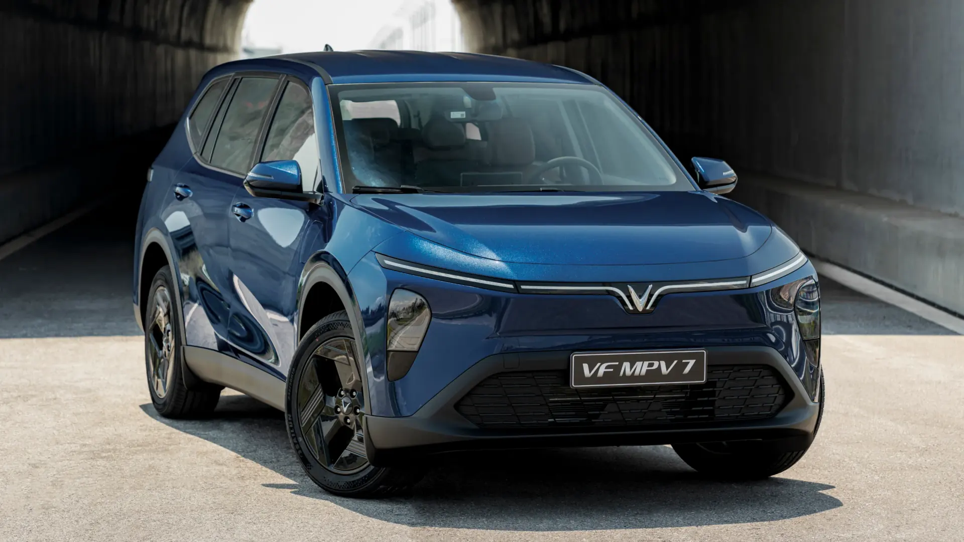 Ngoại thất xe VinFast VF MPV 7 màu Moonlit Ocean