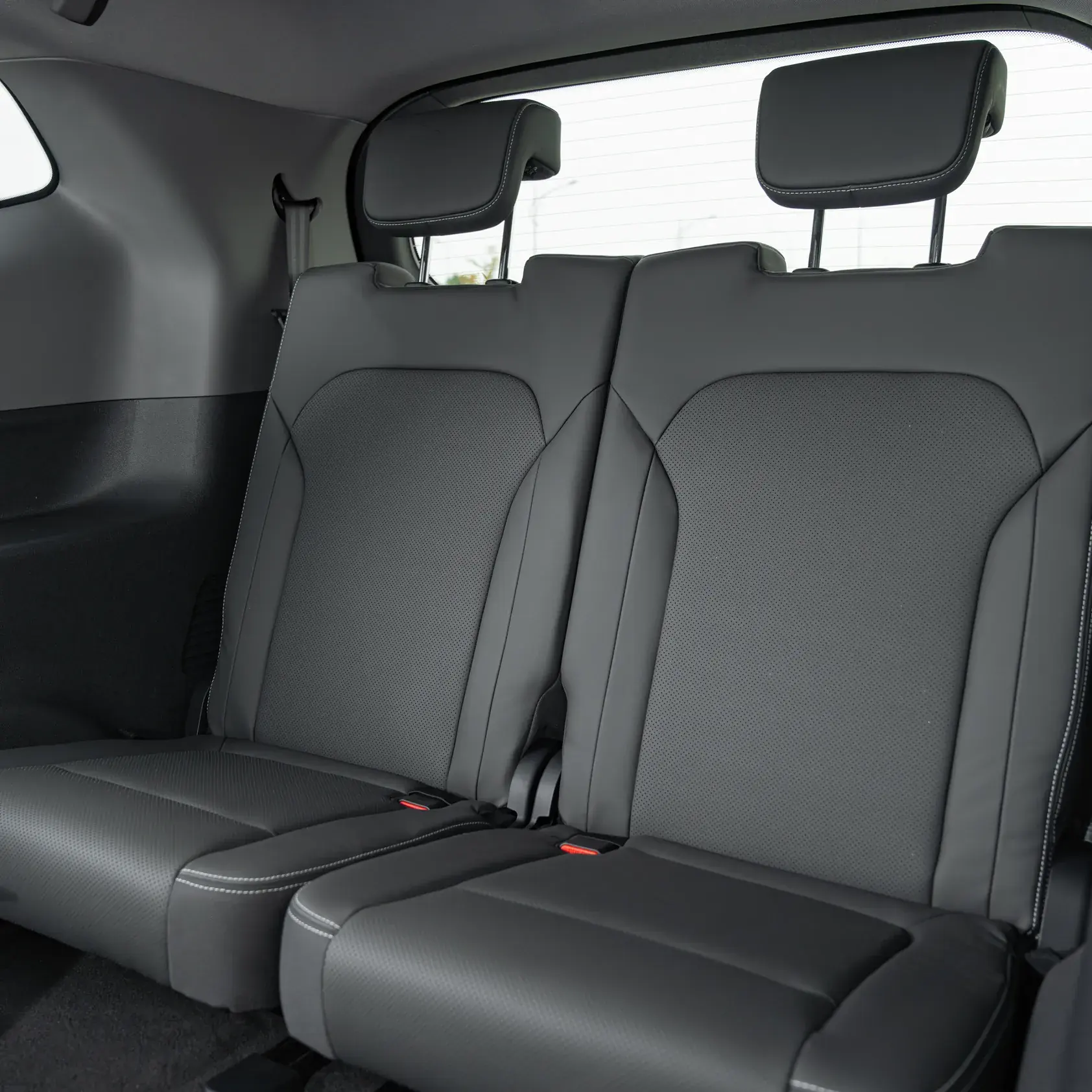 Hàng ghế sau xe VinFast VF MPV 7