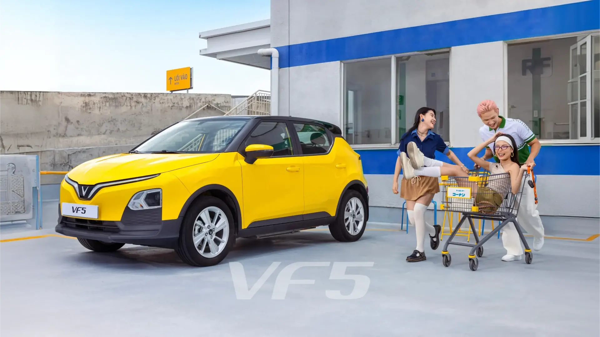 Xe ô tô điện VinFast VF 5 Plus chính hãng dạo phố năng động